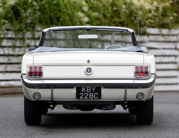 Снимка: Bonhams
